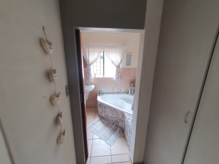 3 Bedroom Property for Sale in Potchefstroom North West